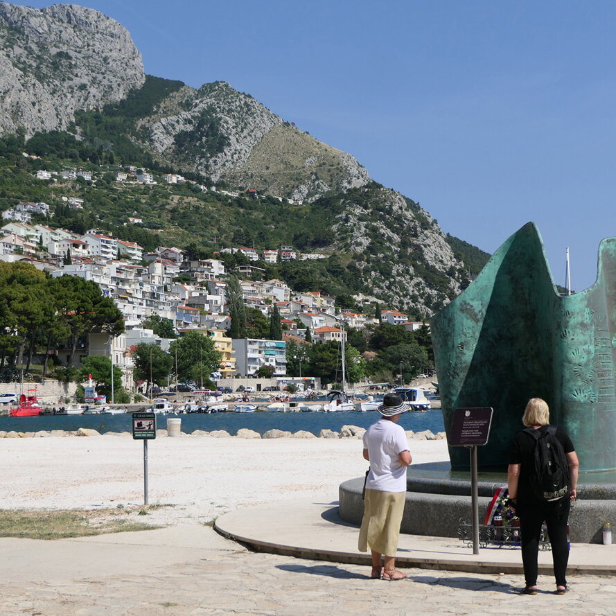 SPOMENIK HRVATSKIM BRANITELJIMA