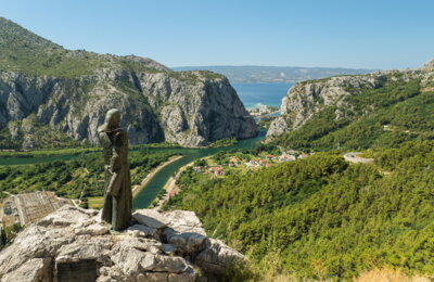 Tragovima poljičice